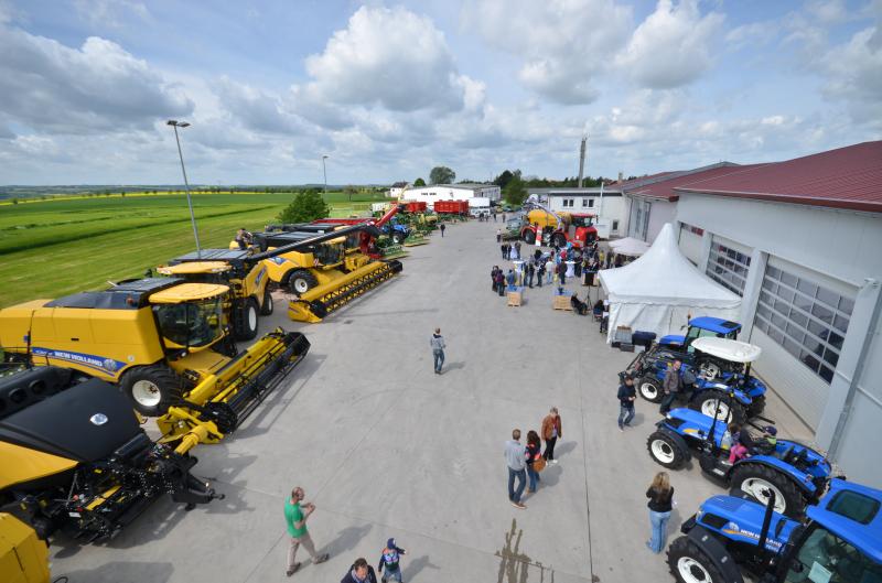 Wir über uns Agrartechnik Vertrieb Sachsen GmbH Ihr New Holland